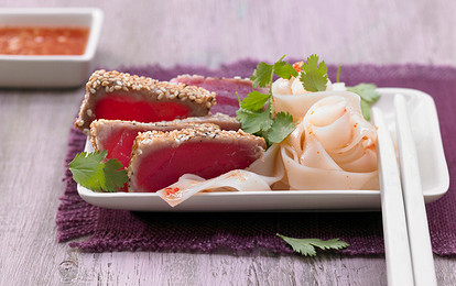 Жареный тунец в кунжуте