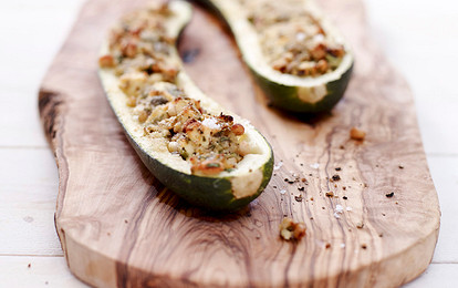 Фаршированные цукини с фетой и орешками