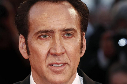 Пьяного Николаса Кейджа выгнали из шикарного ресторана, перепутав с бездомным (видео)