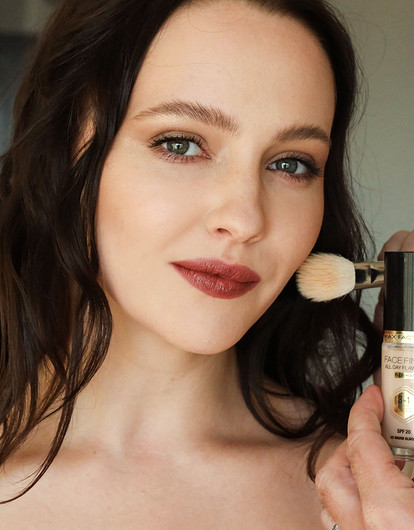 Дневной или вечерний: бьюти-образы «Кинотавра», которые тебе захочется повторить