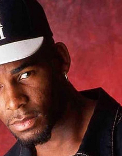 Исполнителя «I Believe I Can Fly» R. Kelly признали виновным в торговле людьми