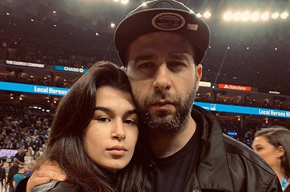 Иван Ургант заступился за дочь, которая выложила откровенный снимок