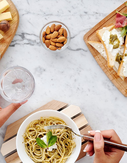 От антистресс-диет до продуктов для иммунитета: 5 главных трендов в питании, которые стоит попробовать