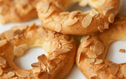 Заварные кольца с миндалем