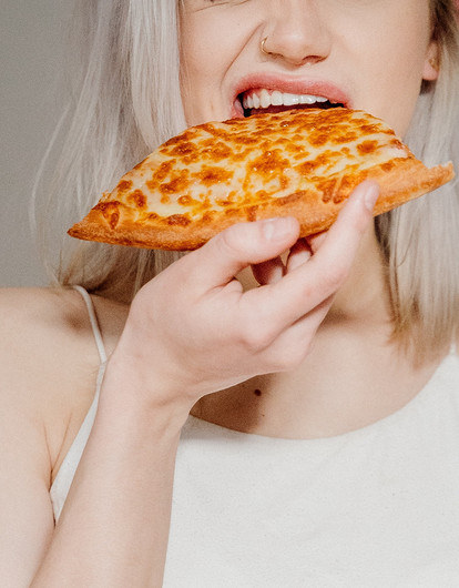 Ковид может спровоцировать переедание и увеличить вес? Отвечают ученые