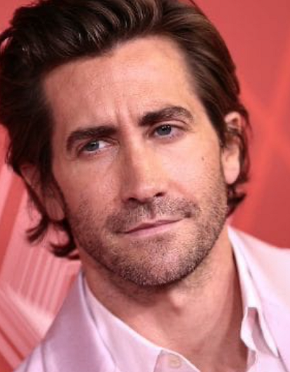 Джейк Джилленхол впервые вышел в свет с девушкой