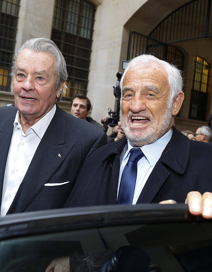 «Подавлен»: Ален Делон высказался о смерти Жан-Поля Бельмондо