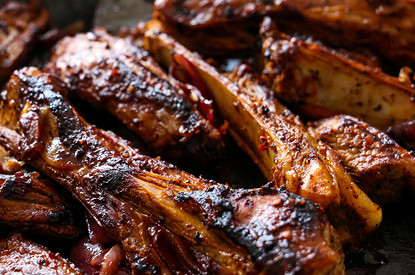 От ребрышек под кисло-сладким соусом до бананового печенья: 4 простых и вкусных рецепта от Сарданы Авксентьевой