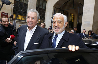 «Подавлен»: Ален Делон высказался о смерти Жан-Поля Бельмондо