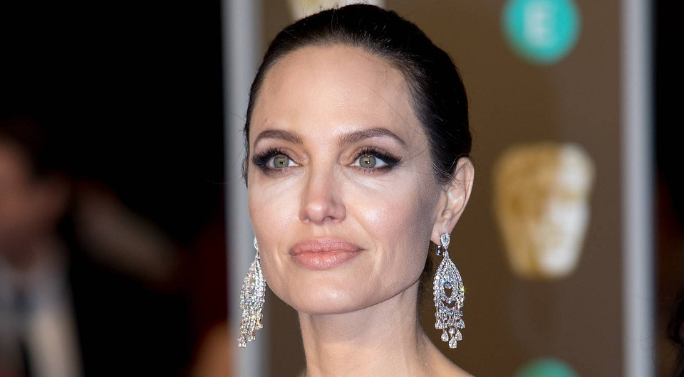 «Весь мир домогается?»: Харви Вайнштейн раскритиковал обвинения Анджелины Джоли