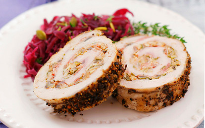 Рулет из свинины с начинкой