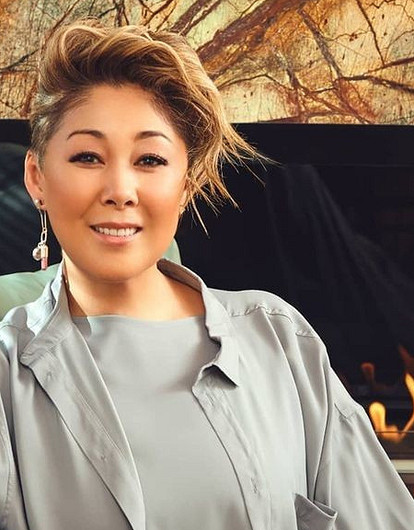 Анита Цой в инвалидной коляске получила премию «Мама года» (видео)