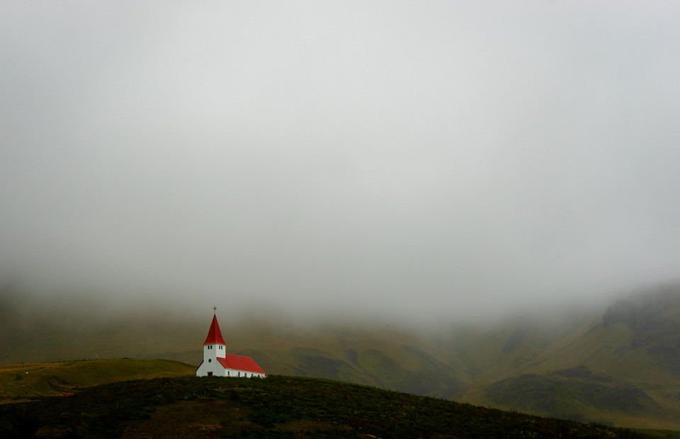 Сиди дома и смотри в окно: как исландцы нашли способ наслаждаться плохой погодой