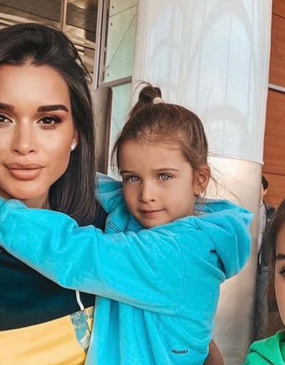 «За 9 лет брака ни разу не спросила, сколько денег он дает Марусе»: супруга первого мужа Бородиной рассказала об алиментах