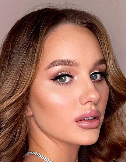 Старый Новый год: 5 стильных вариантов макияжа для дружеских встреч и ужина у родителей