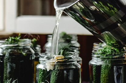 Разводим 70% уксус до 9%: 6 лучших способов (видео)