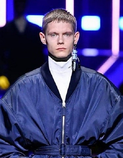 Российский рок-музыкант стал участником показа Prada в Милане