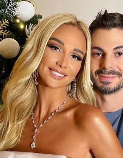 Муж Виктории Лопыревой потерял работу