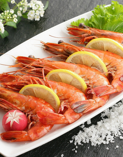 Как правильно варить креветки: советы и тонкости