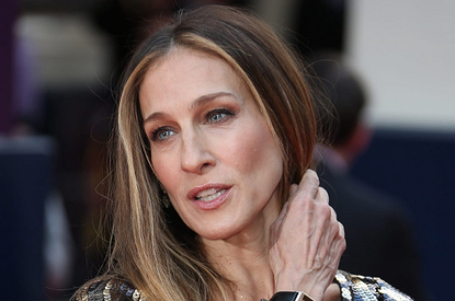 Сара Джессика Паркер повторила свой культовый образ из «Секса в большом городе» 18 лет спустя