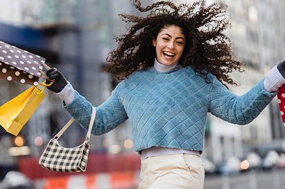 Стильный марафон: какие трендовые вещи весны искать на зимней распродаже