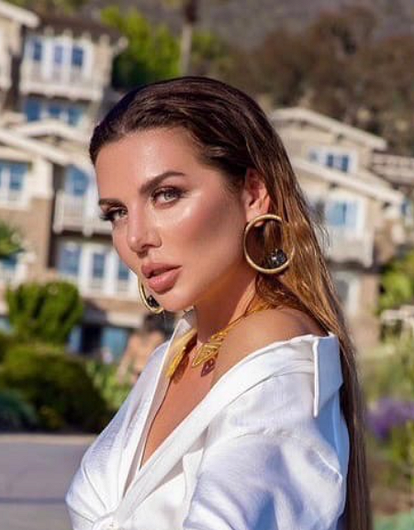 Анна Седокова лишилась квартиры в Москве