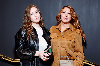 Похорошевшая Алена Апина с юной дочкой и другие звезды на премьере сериала «Ночные вызовы»