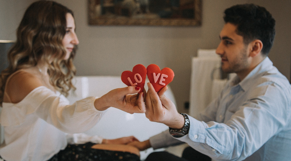 Вместо тысячи слов: 10 романтичных подарков мужчине на День всех влюбленных