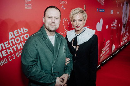 Максимова намекнула на новый роман, Прилучный избежал встречи с Муцениеце: как прошла премьера фильма «День слепого Валентина»