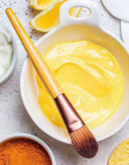 Сама себе косметолог: эффективные маски для лица в домашних условиях