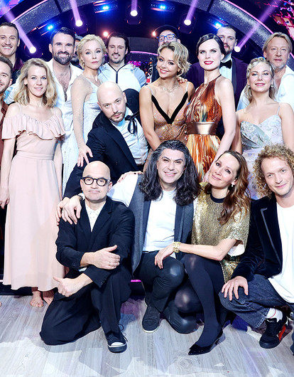 Зудина поцеловала партнера, Харатьян посвятил танец Куравлеву: чем запомнился новый выпуск шоу «Танцы со звездами»