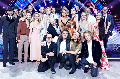 Зудина поцеловала партнера, Харатьян посвятил танец Куравлеву: чем запомнился новый выпуск шоу «Танцы со звездами»