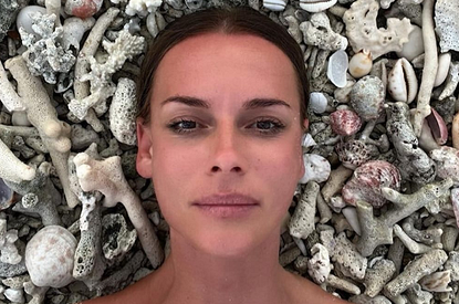 Любовь Толкалина показала обнаженную грудь (фото)