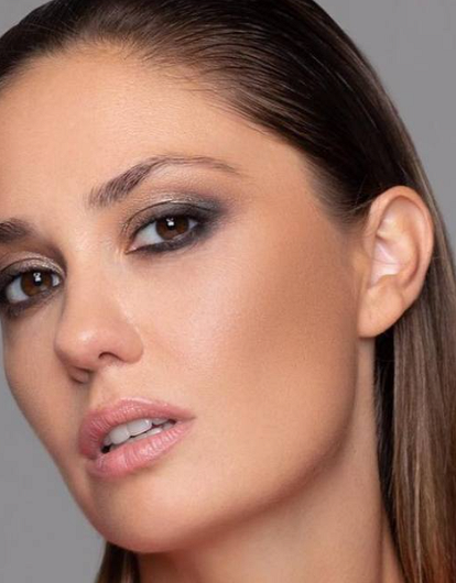 Агату Муцениеце застукали за страстным поцелуем с известным актером