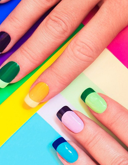 Голый маникюр, аура, стемпинг и не только: главные тренды nail-арта 2022