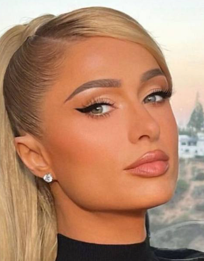 «Я постоянно думаю об этом»: Пэрис Хилтон рассказала, как над ней надругались в школе