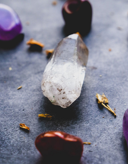 Камни по знаку зодиака: какой талисман подходит твоей стихии