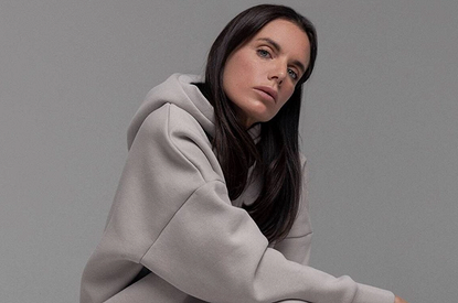 8 спортивных костюмов с начесом: ищем теплые и стильные у российских брендов