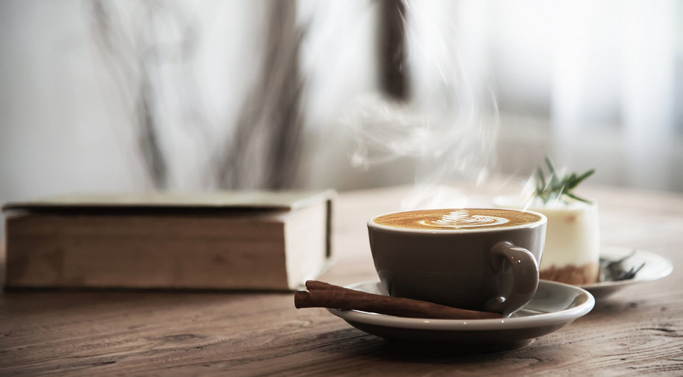 Вызывают несварение и ухудшают вкус: 3 добавки, с которыми лучше не пить кофе