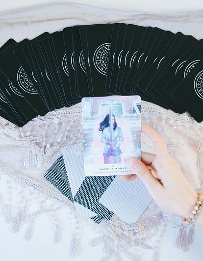 Вопросы для Таро: 100 примеров, как спрашивать об отношениях, работе и здоровье