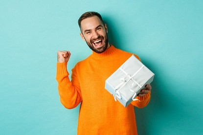 Что подарить мужу на день рождения: 35+ беспроигрышных идей