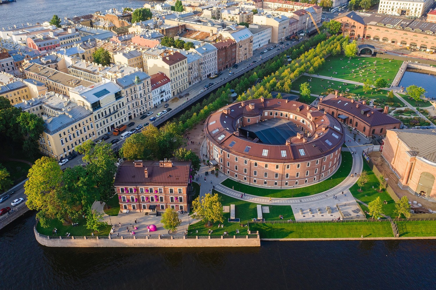 Парк остров новая Голландия в Санкт-Петербурге