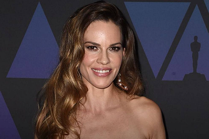 48-летняя Хилари Суонк станет мамой в первый раз