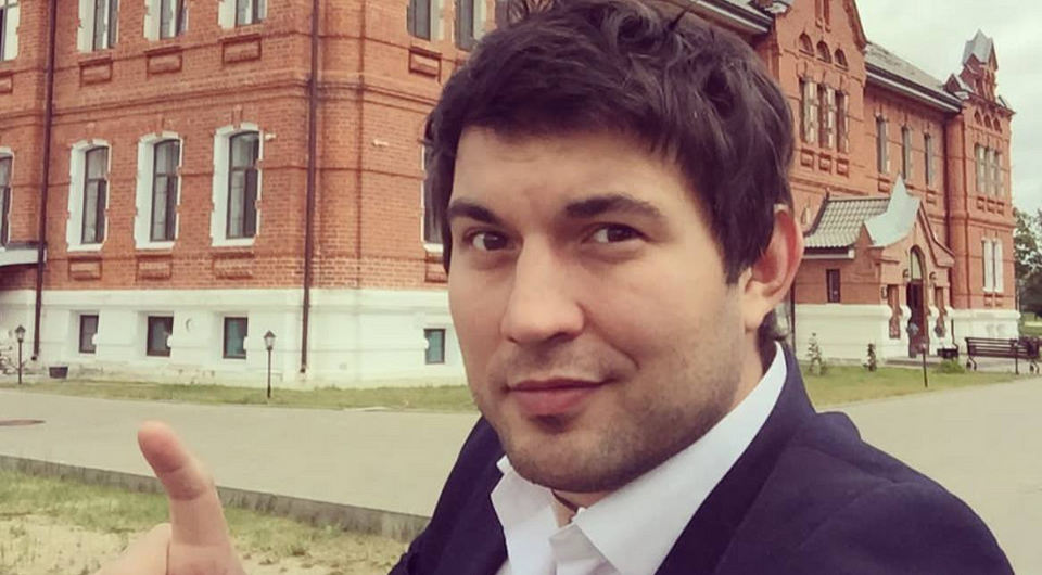 Сын Бари Алибасова, занимающийся вебкам-бизнесом, задолжал банку 8 миллионов рублей