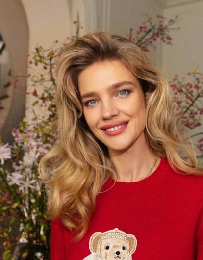 Наталья Водянова появилась на публике на фоне слухов о беременности