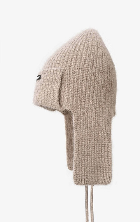 Балаклава, шапка-ушанка и другие головные уборы, которые будут актуальны этой зимой