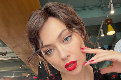 «Бил меня по лицу»: Самбурская впервые рассказала о домашнем насилии в браке