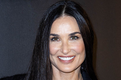 Деми Мур — 60: в 16 убежала из дома, пережила выкидыш и подружилась с женой бывшего мужа