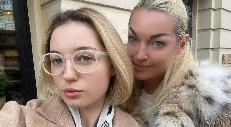 «Существует давление в семье Вдовина и настраивание против меня»: Анастасия Волочкова об отношениях с дочерью