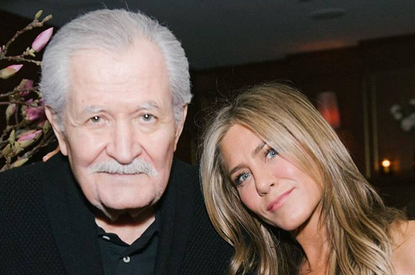 «Буду любить тебя до конца времен»: Дженнифер Энистон сообщила о смерти отца